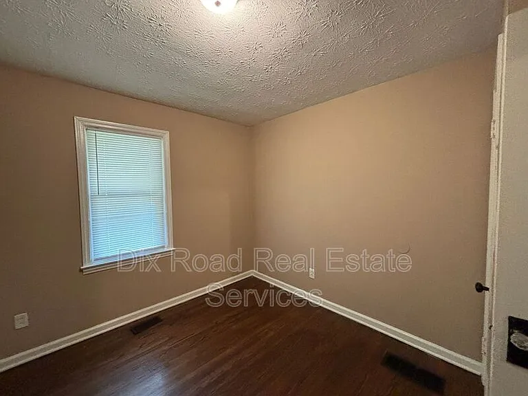 2827 Oxford Ave — Photo 22