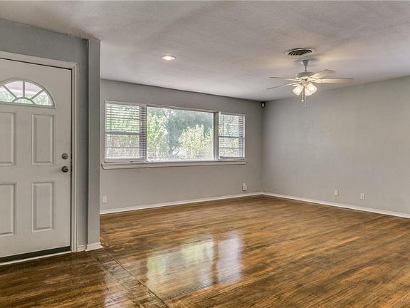 4th image of 3724 Norton Dr