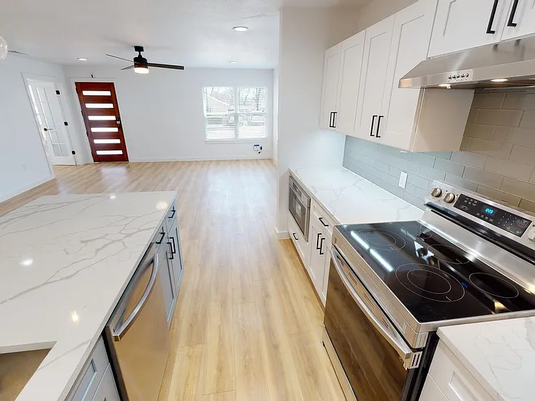 215 N Jester Ave — Photo 15