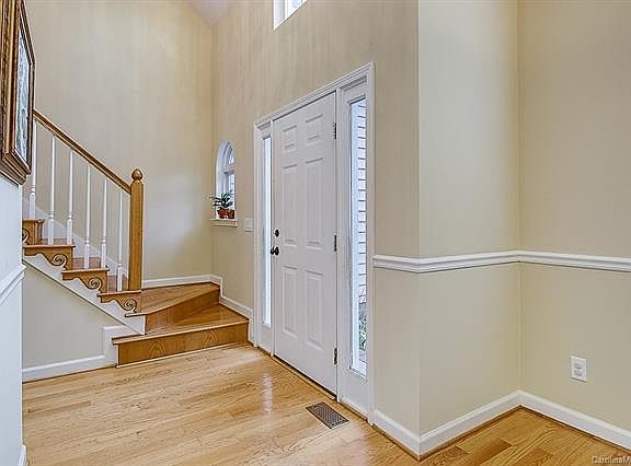 5th image of 3018 Stonehedge Ct #10
