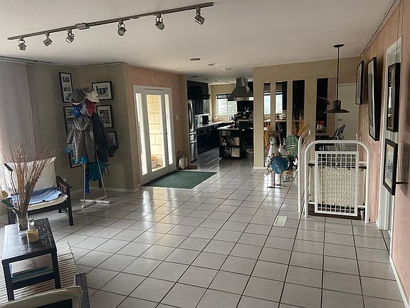 Grand entry "parlor", adjoins kitchen and living room.