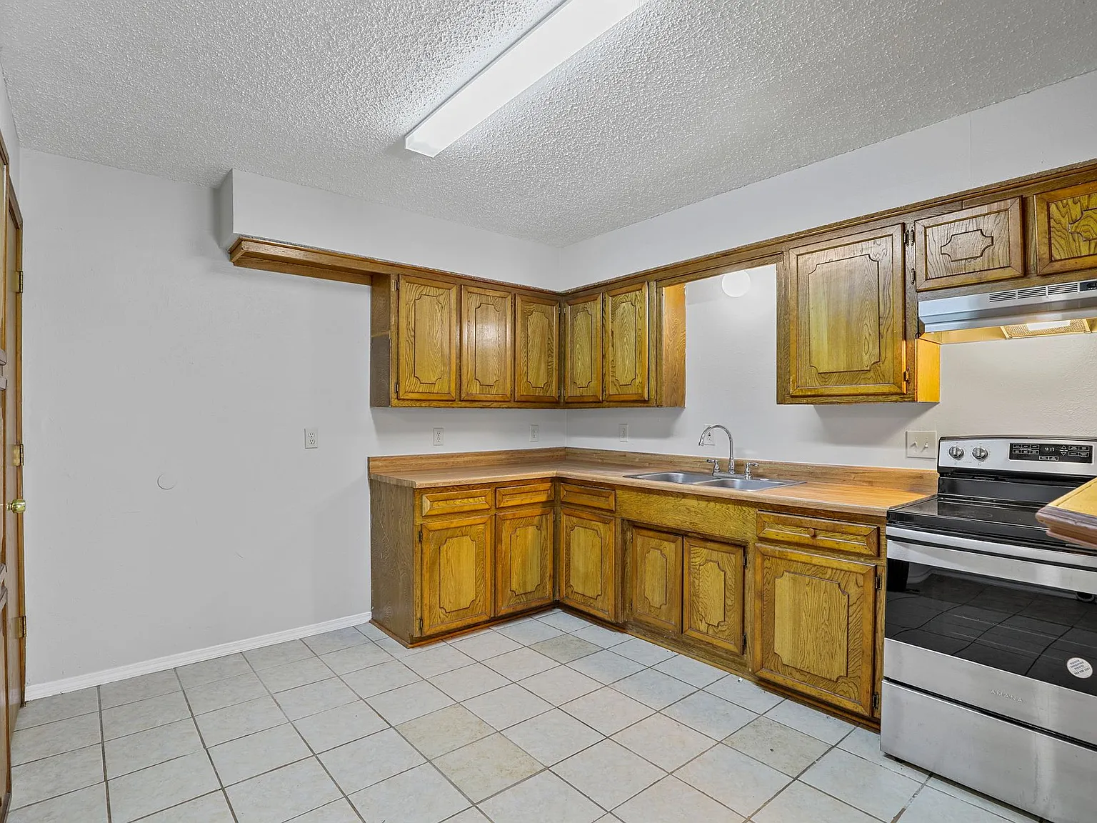 226 E Pritchard — Photo 4