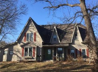 422 W Harris Ave, Greenville, IL