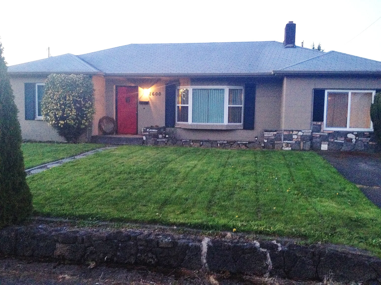8600 Saint Helens Ave photo 1