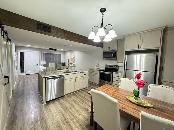2nd image of 4253 Jefferson Woods Dr APT D