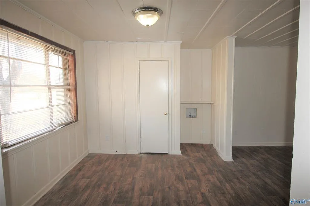 Broyles Avenue - 4100 - Unit 3 - 1 — Photo 2