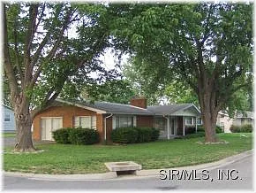 103 Lexington Dr photo 1