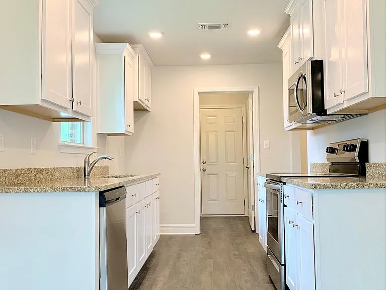 16509 Lexington Ct — Photo 5