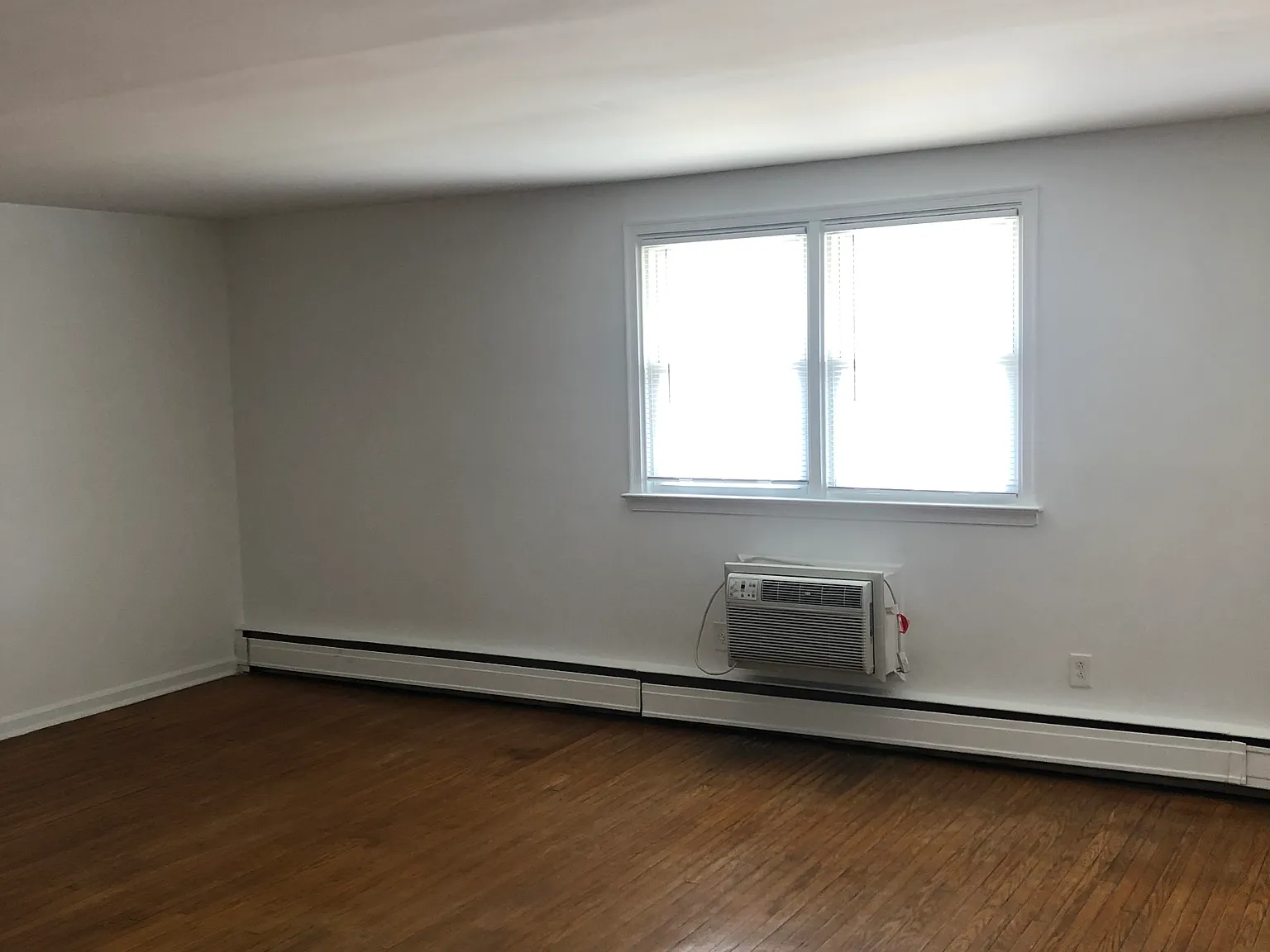 1 bed, $1,100 — Photo 4