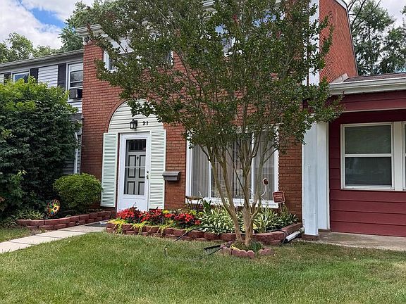 2nd image of 21 Ridge View Pl