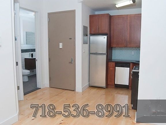 3rd image of 1084 Fulton St #301