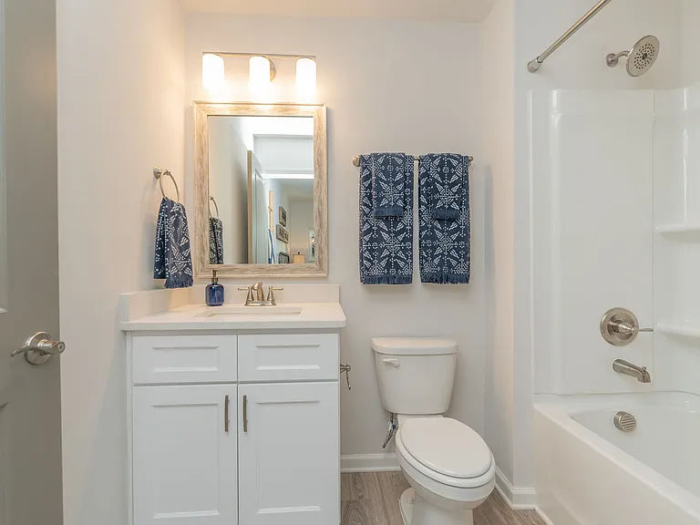 West Park Townhomes — Photo 9