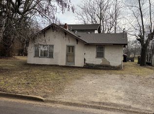 310 S High St, Mountain Grove, MO 65711