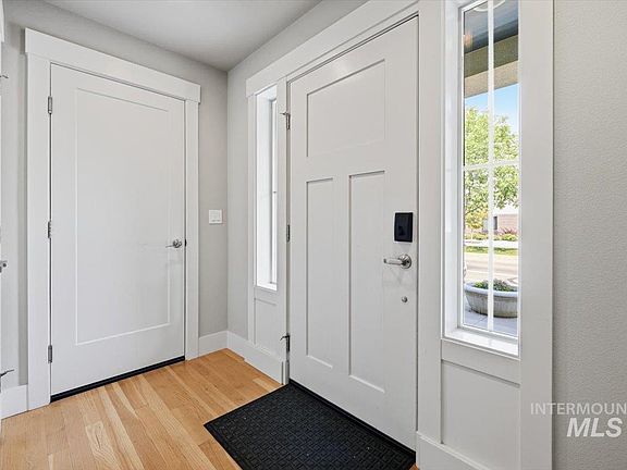 2nd image of 3244 E Thoroughbred Ln
