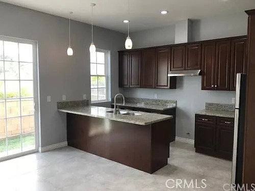 4 bed, 3.5 bath, 2200 sqft, $5,850 — Photo 4