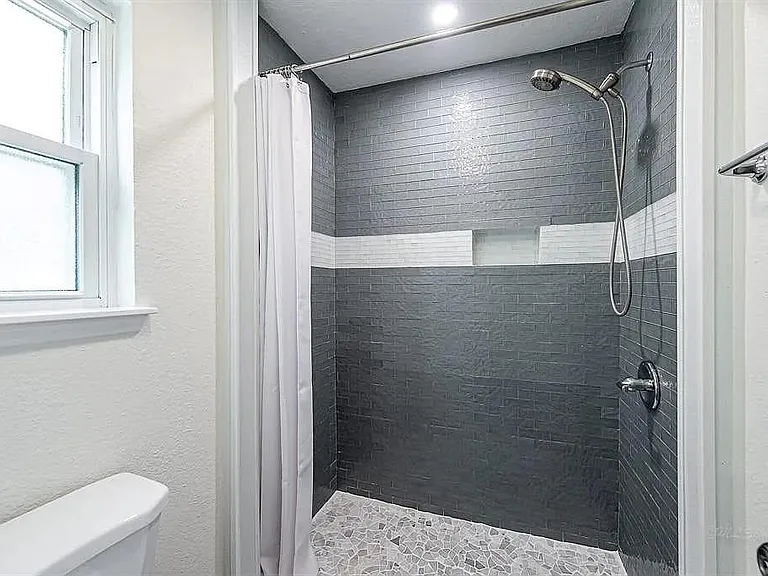 14427 Briarhills Pkwy — Photo 23