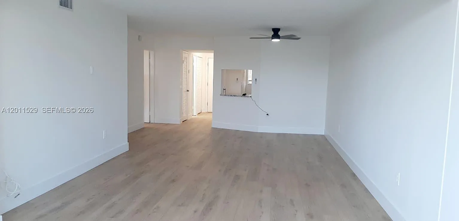 Jade Winds Group-Daisy Ga — Photo 1