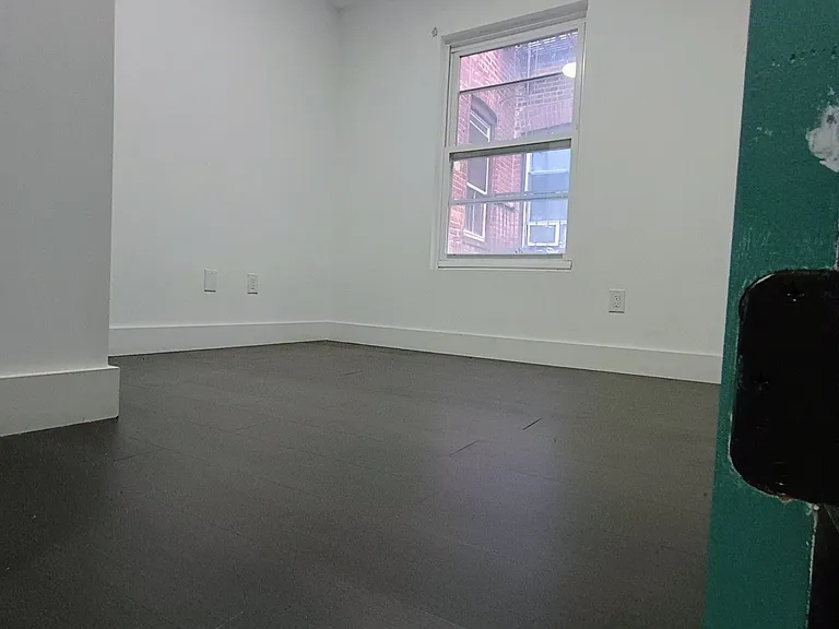 101 4th Ave — Photo 11