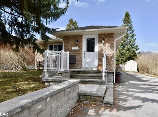 150 Vancouver St, Barrie, ON L4M4M8