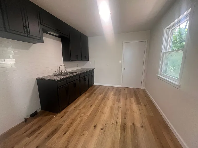1723 E McFarland St — Photo 5