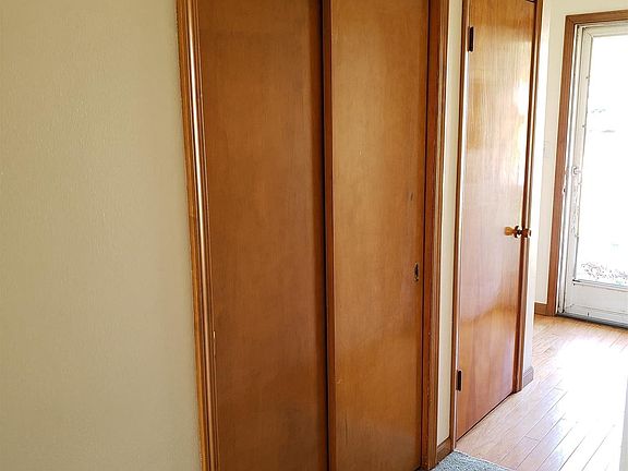 3rd image of 22 Knollwood Dr