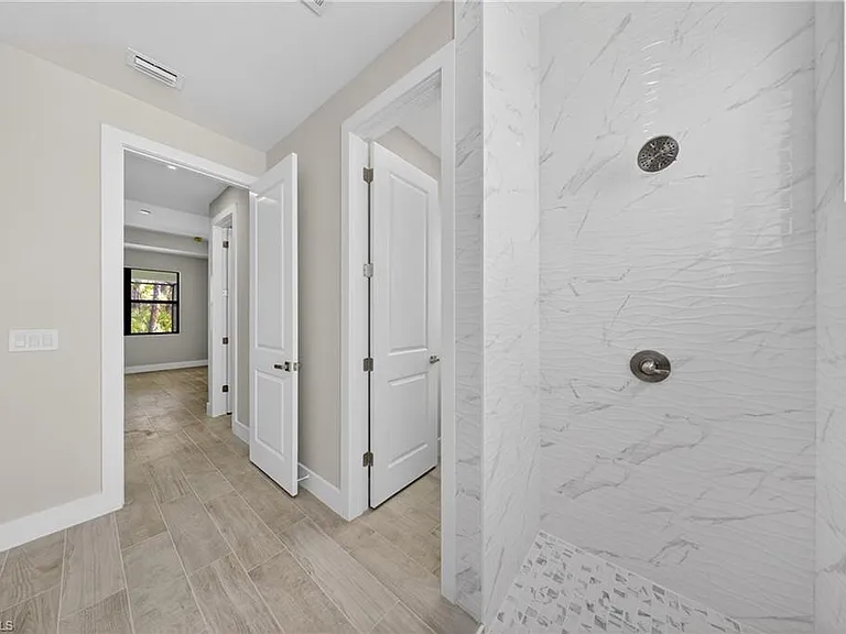819 Moore Ave — Photo 25