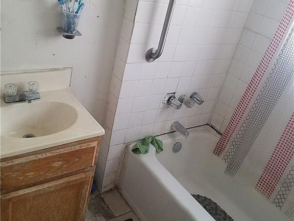 5th image of 3108 Tularosa Ave