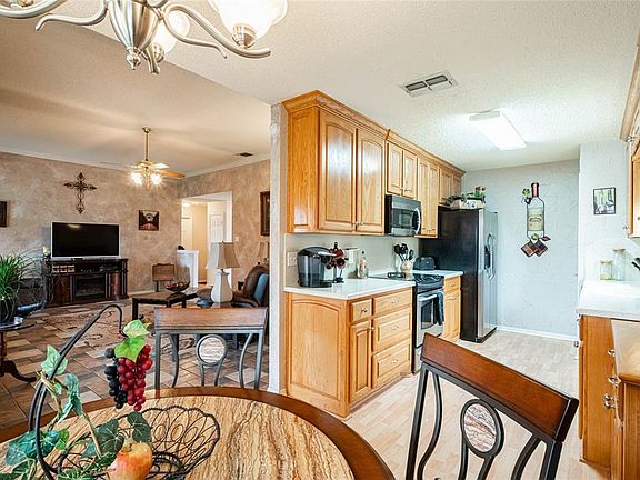 4th image of 108 Driftwood Ln