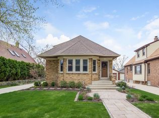 5855 N Kent Ave, Whitefish Bay, WI 53217