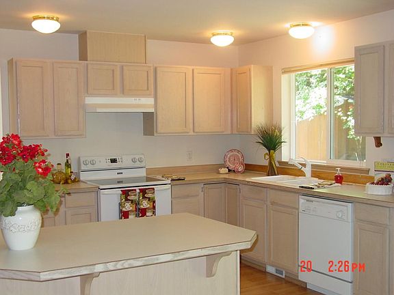 Light and bright kitchen
