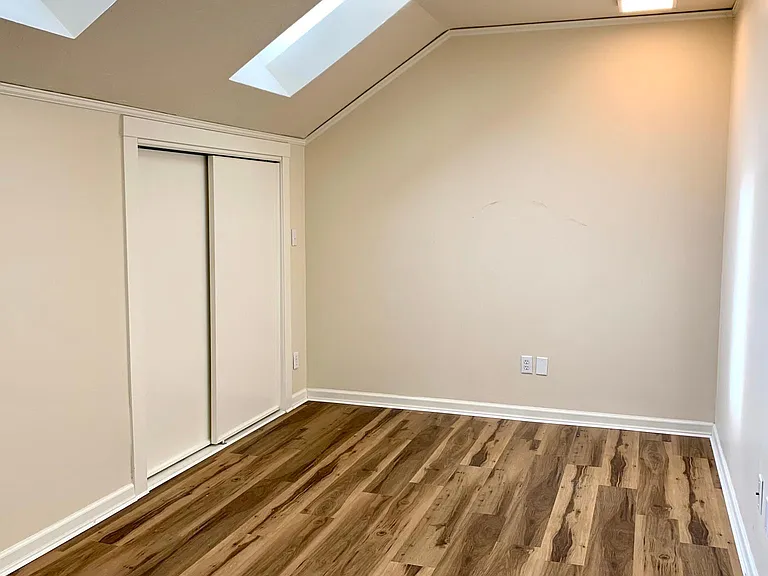 1 W Highland Dr #11 — Photo 16