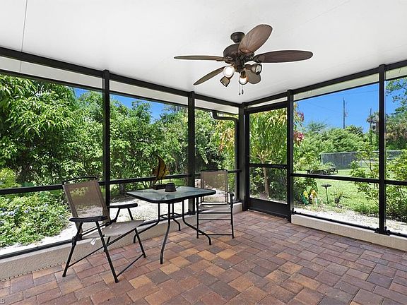 5th image of 10080 Carolina St