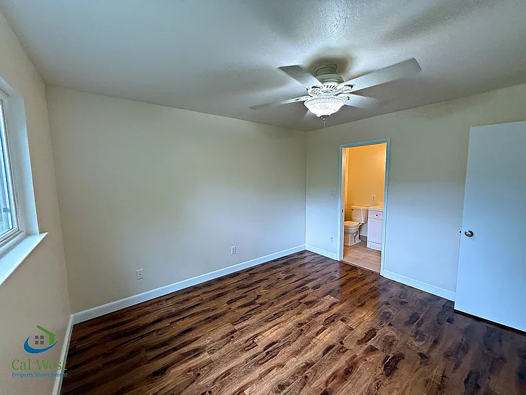 1370 Fernwood Ln — Photo 23