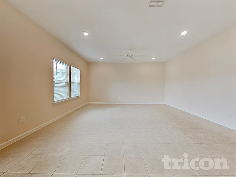 10226 Pavnes Creek Dr — Photo 28