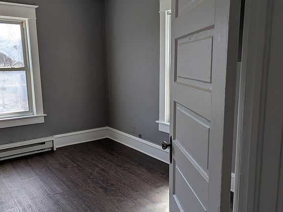 2nd image of 473 Crescent St #2