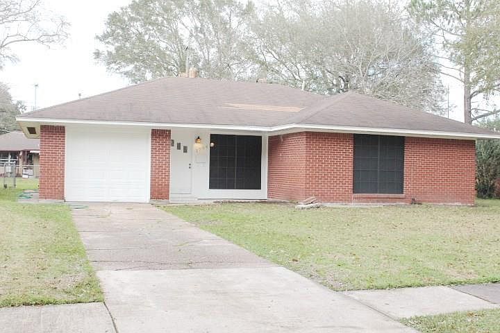 1st image of 1704 Chilton Dr