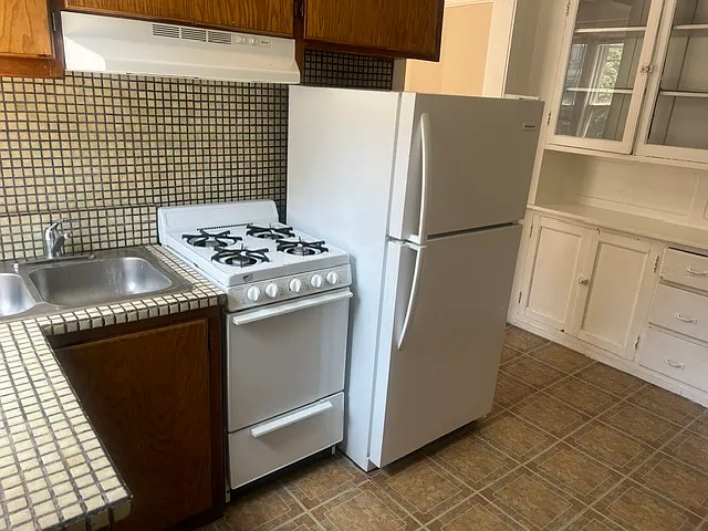 829 W Cornelia Ave #1W — Photo 8