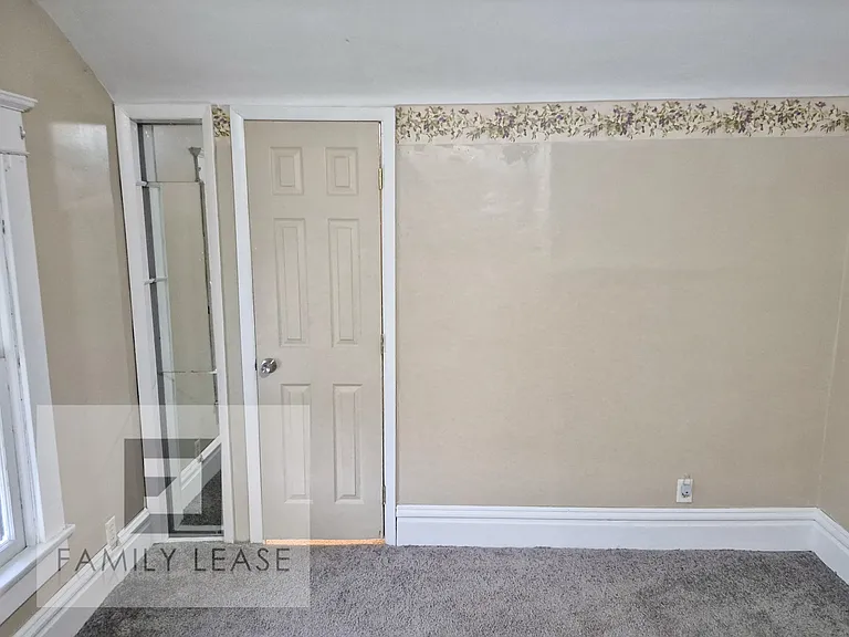 596 Lafayette Ave — Photo 33