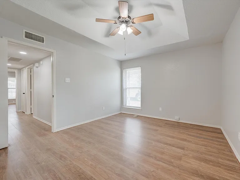 2319 Indigo Ln — Photo 14