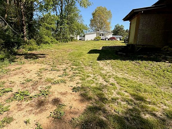 5th image of 207 Foley Rd