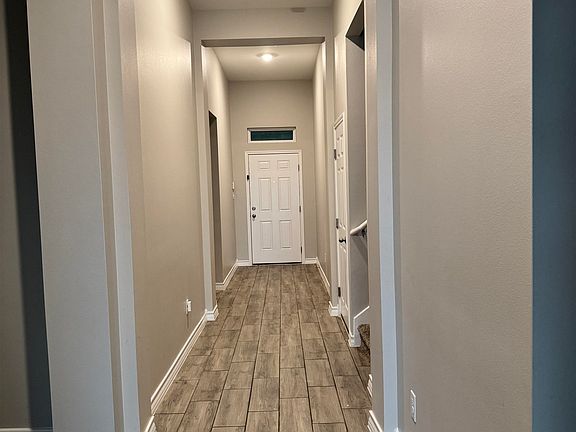 2nd image of 813 Pausa Dr
