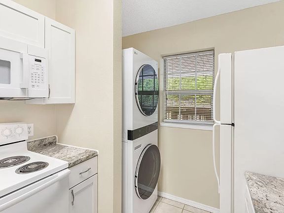 4th image of 250 Berry Dr #B