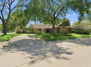 6930 Winnebago Dr, Fort Wayne, IN 46815