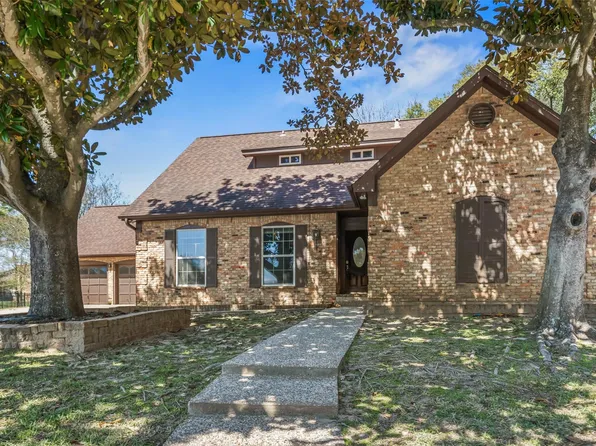 1223 Green Briar Dr, Huntsville, TX 77340