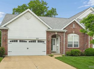 8923 Hilltop Manor Dr, Saint Louis, MO 63132