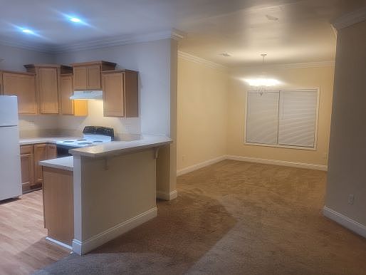 2nd image of 15350 6th St