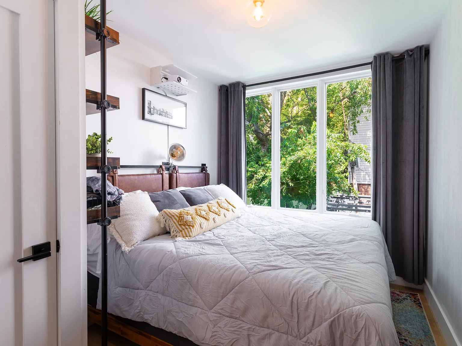 31 Bleecker Street — Photo 4