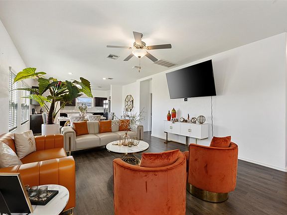 4th image of 524 Circle Way #12F