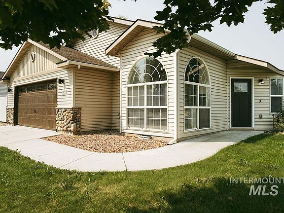 2nd image of 562 Picabo Dr