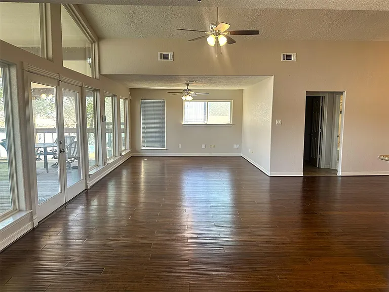 20527 Rio Villa Dr — Photo 10